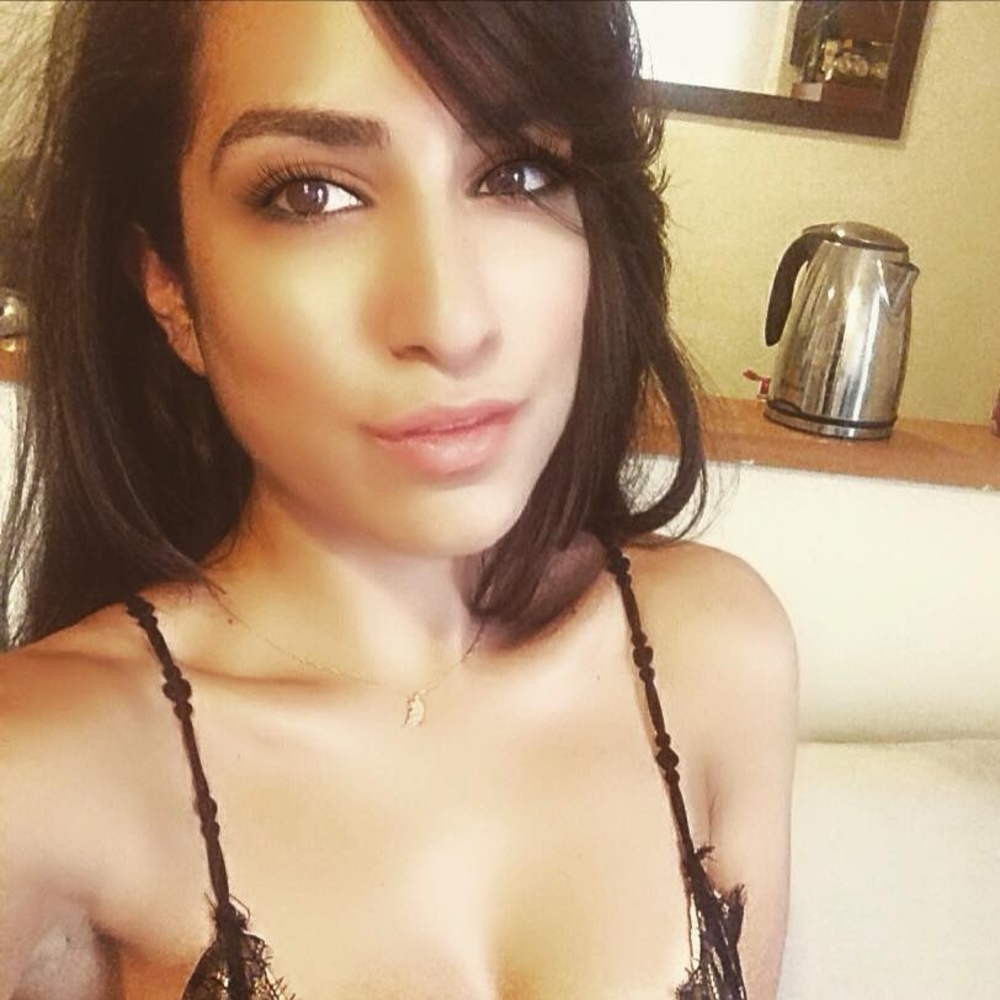 Meet your Posher, Nelly